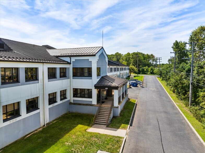 More Photos Of 1 Radar Way, Tinton Falls Office For Lease
