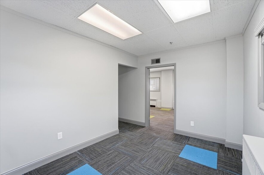 More Photos Of 175 E Broadway Ave, Westerville Office For Lease