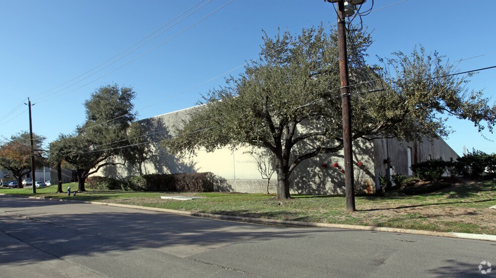 More Photos Of 8609 Citypark Loop, Houston Warehouse For Sale