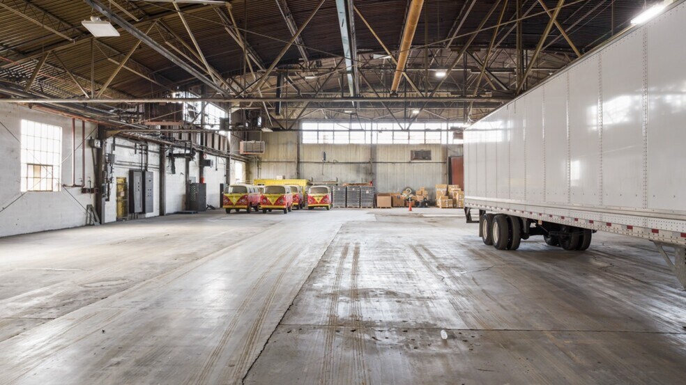 More Photos Of 16123 Armour St NE, Alliance Warehouse For Lease