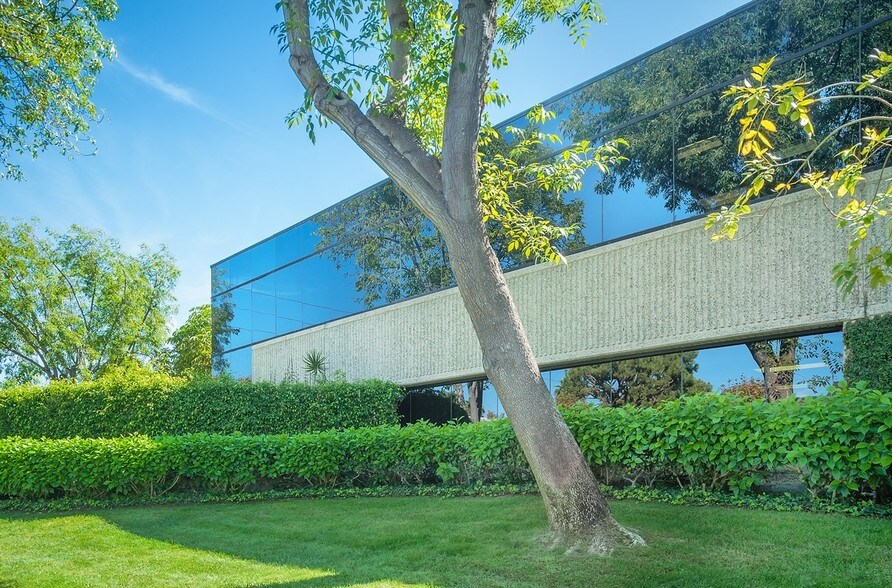 More Photos Of 17991-17993 Cowan, Irvine Office For Lease