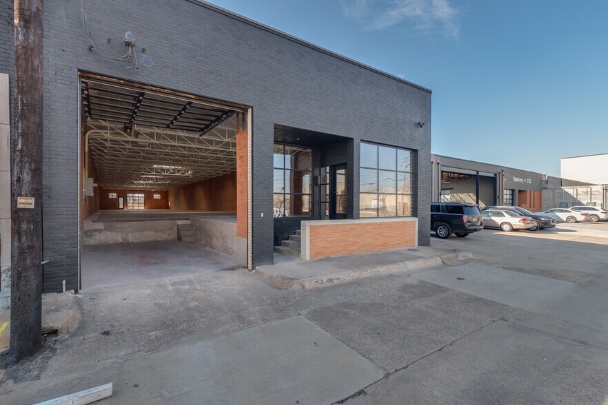 More Photos Of 119-127 Manufacturing St, Dallas Unknown For Lease