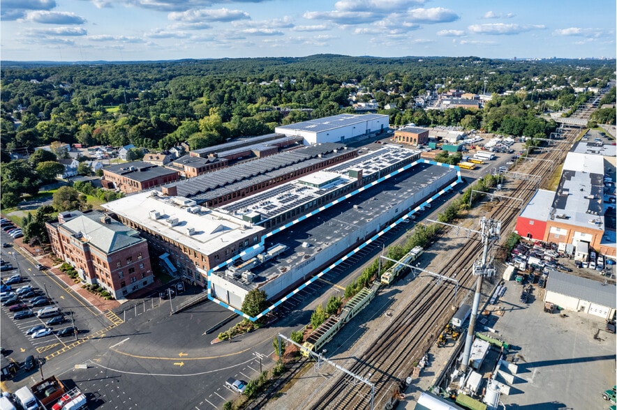 More Photos Of 1 Westinghouse Plz, Hyde Park Service For Lease