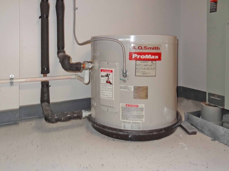 More Photos Of 1311-1319 Pineview Dr, Morgantown Medical For Lease