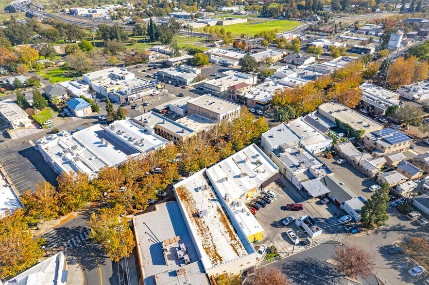 More Photos Of 409 Center St, Yuba City Storefront Retail Office For Lease