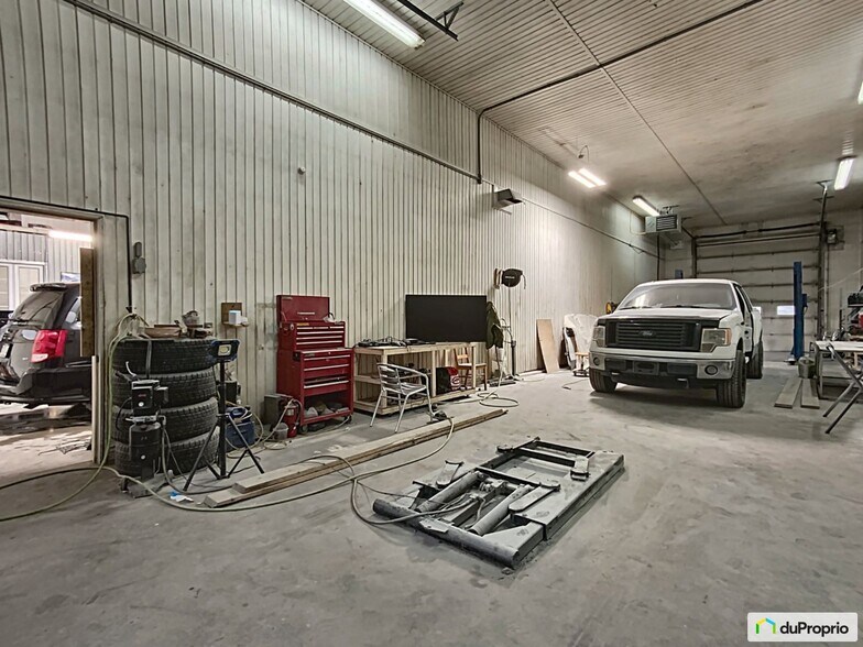 More Photos Of 30 Rte 122, Sainte-clotilde-de-horton Industrial For Sale