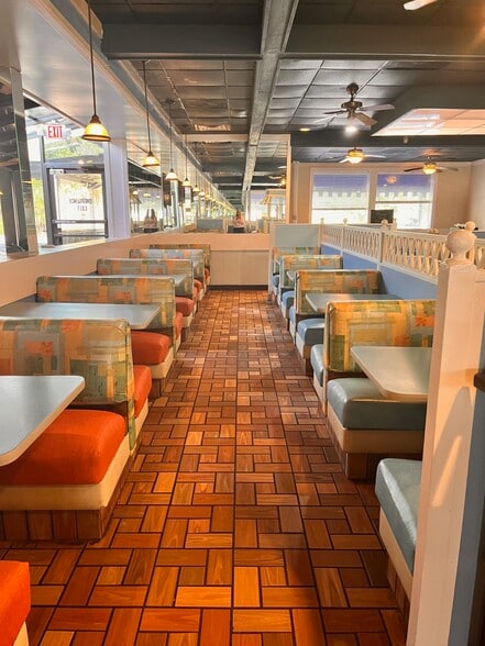 More Photos Of 2 Regency Pky, Hilton Head Island Restaurant For Sale