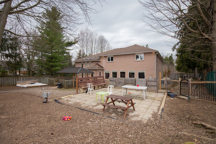 More Photos Of 144 Wilson St E, Ancaster Office For Sale