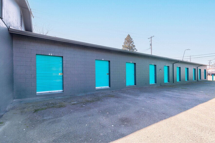 More Photos Of 497 SE H St, Grants Pass Self Storage For Sale