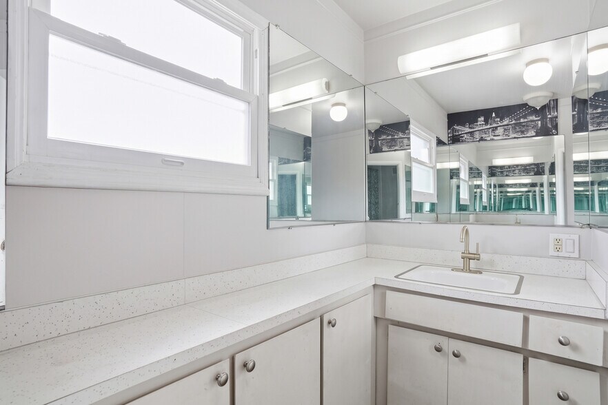 More Photos Of 23589-23593 Van Born Rd, Taylor Freestanding For Sale