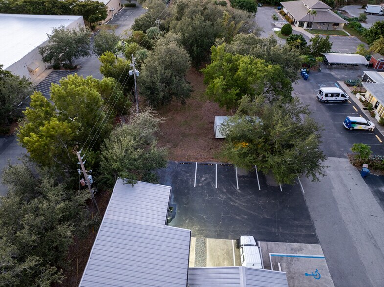 More Photos Of 3616 Broadway Ave, Fort Myers Medical For Sale