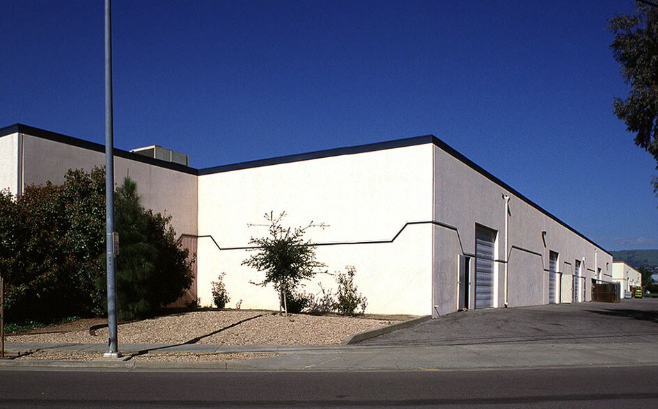 More Photos Of 120 Mast St, Morgan Hill Manufacturing For Sale