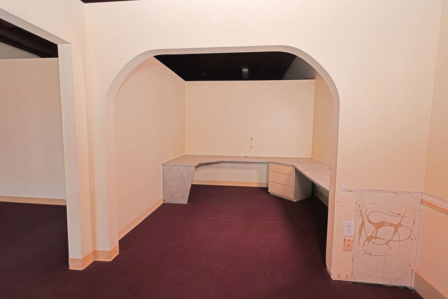 More Photos Of 303 E Main St, Humble Office For Lease