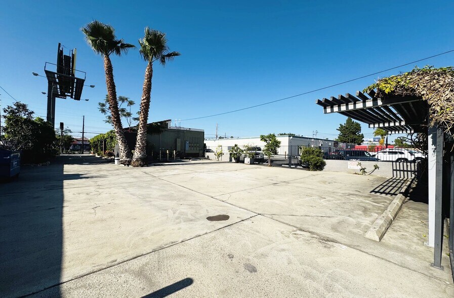 More Photos Of 10616-10622 Katella Ave, Anaheim Loft Creative Space For Sale