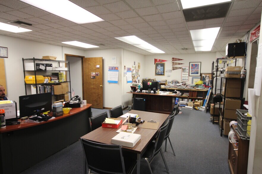 More Photos Of 537-539 Mantua Pike, Woodbury Flex For Sale