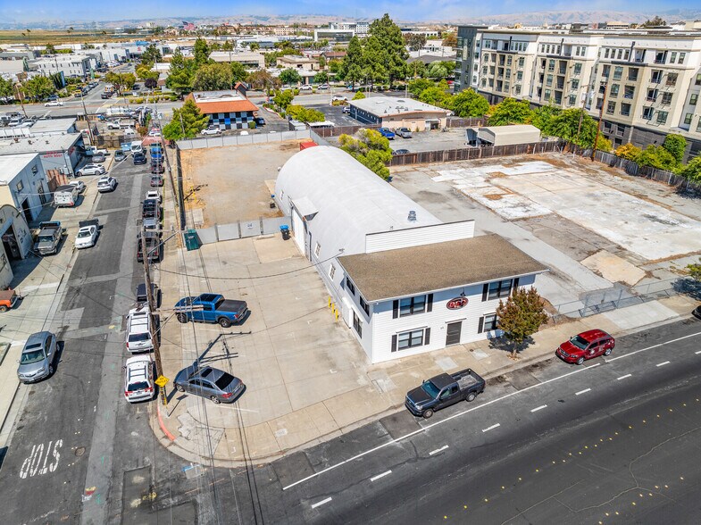 More Photos Of 65 Winslow St, Redwood City Warehouse For Sale