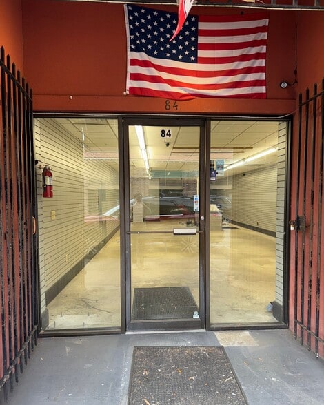 More Photos Of 82-84 N Market St, Charleston Storefront For Lease
