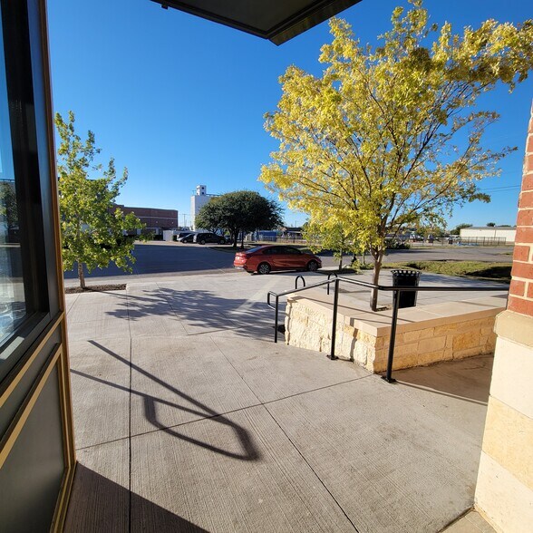 More Photos Of 6711 Oak St, Frisco Freestanding For Sale