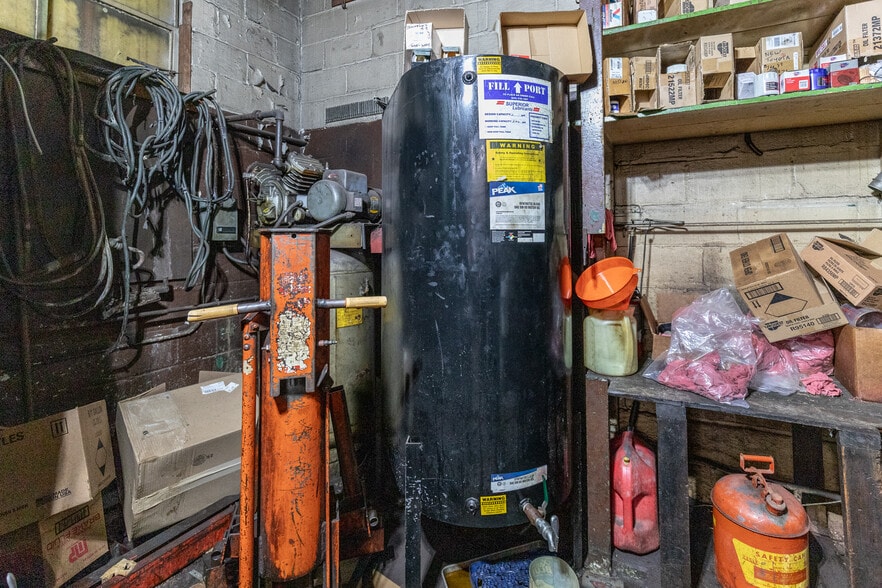 More Photos Of 252 Kenmore Ave, Buffalo Auto Repair For Sale