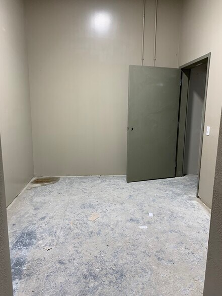 More Photos Of 9285 S Cimarron Rd, Las Vegas Freestanding For Lease