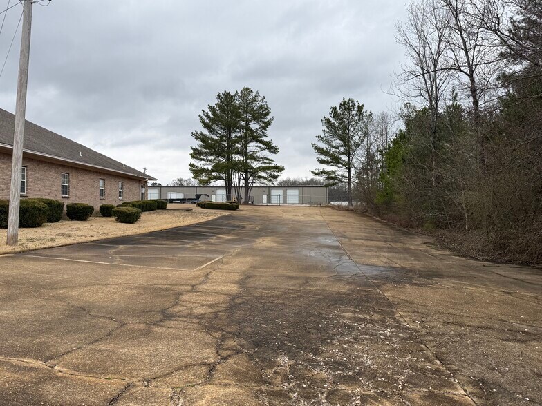 More Photos Of 1423 Palmetto Rd, Tupelo Healthcare For Sale