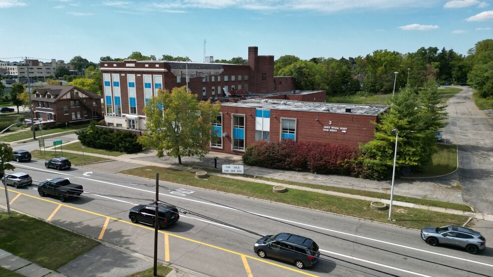 More Photos Of 131 University Dr, Pontiac Health Club For Sale