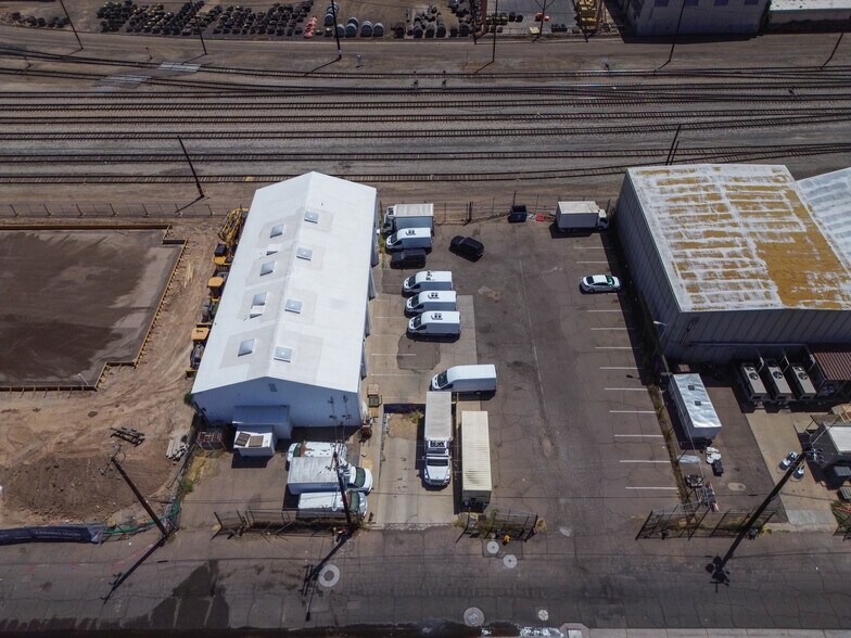 More Photos Of 811 E Jackson St, Phoenix Distribution For Sale