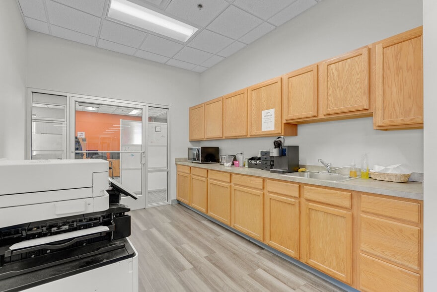 More Photos Of 8959 Tyler Blvd, Mentor Manufacturing For Lease