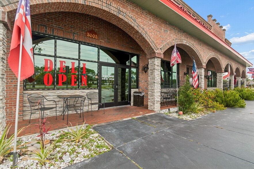 More Photos Of 3007 Commercial Way, Spring Hill Restaurant For Sale
