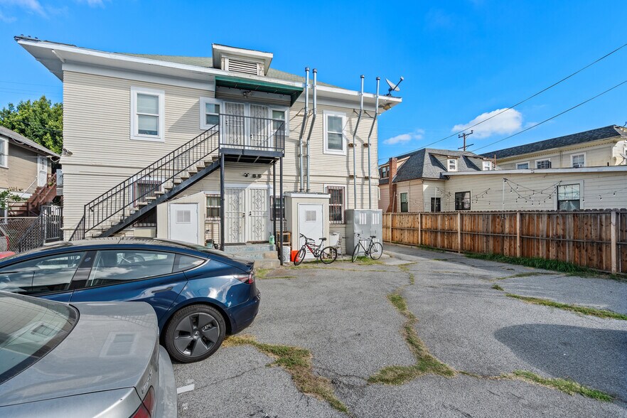 More Photos Of 1276 W 22nd St, Los Angeles Apartments For Sale