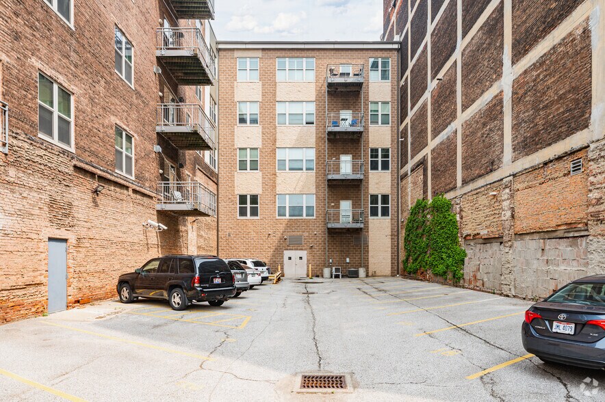 More Photos Of 2010-2020 Euclid Ave, Cleveland Apartments For Lease