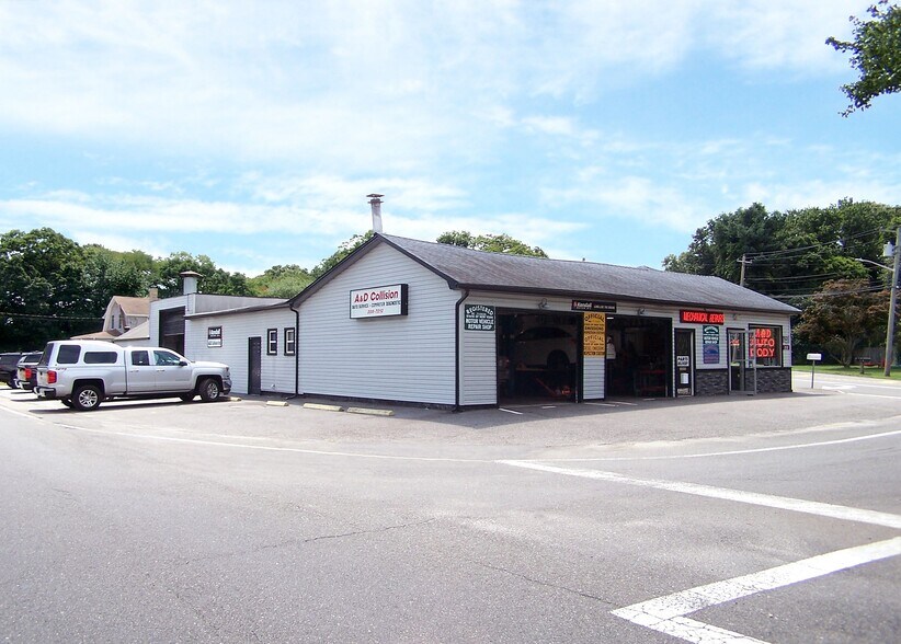 More Photos Of 2448 Montauk Hwy, Brookhaven Auto Repair For Sale