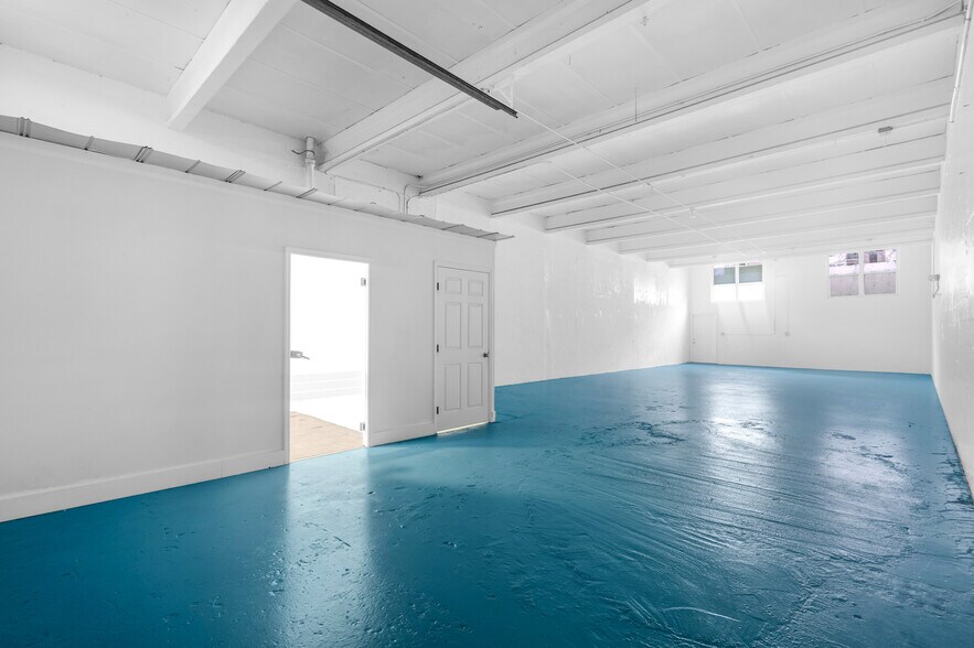 More Photos Of 2320-2326 NW 7th Ct, Miami Warehouse For Lease