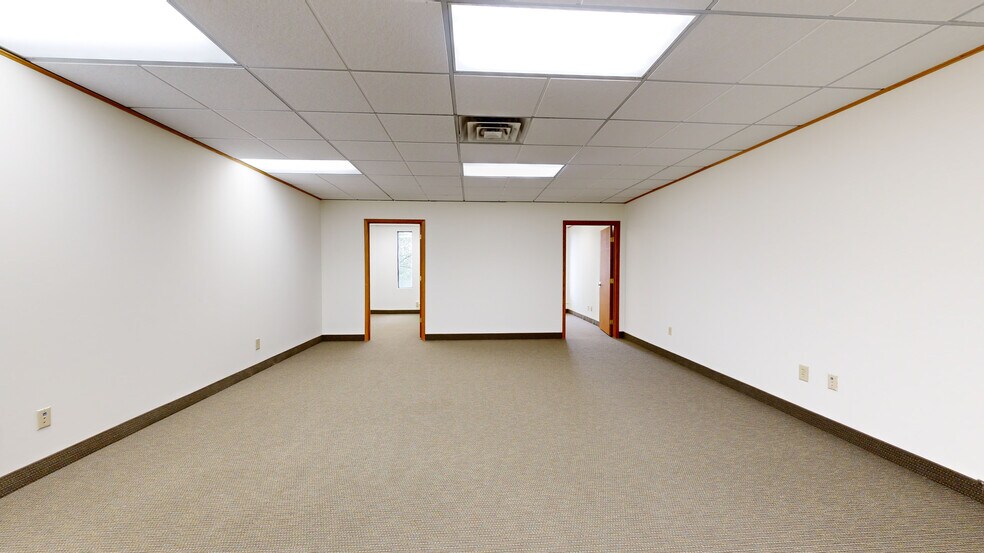 More Photos Of 1955 University Ave W, Saint Paul Medical For Lease