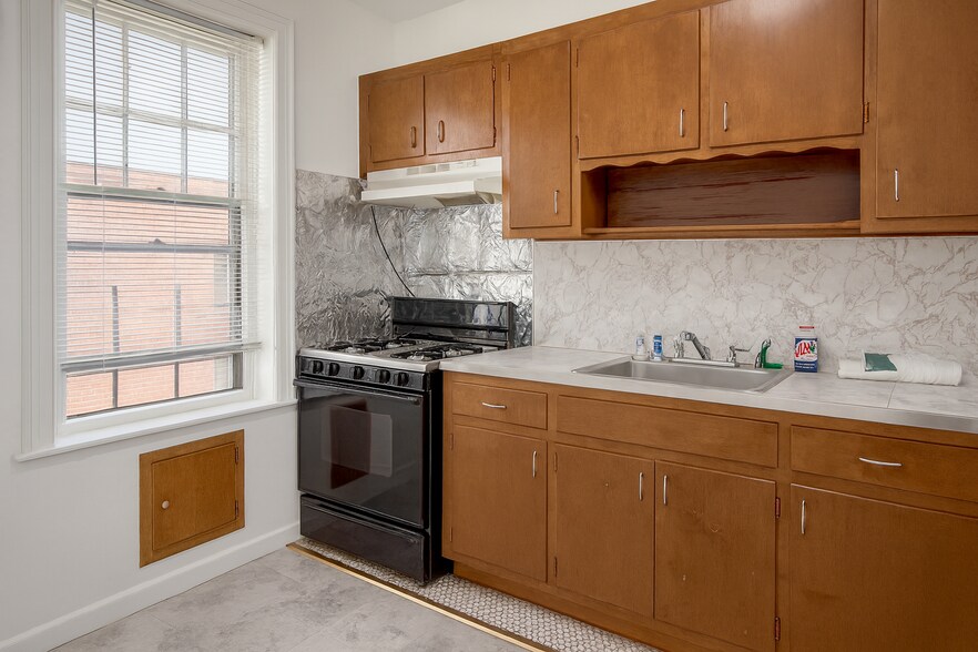 More Photos Of 4715 47th St, Woodside Apartments For Sale
