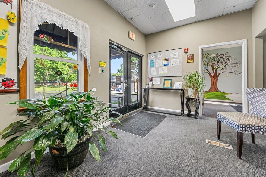More Photos Of 303 N US Highway 169, Smithville Religious Facility For Sale