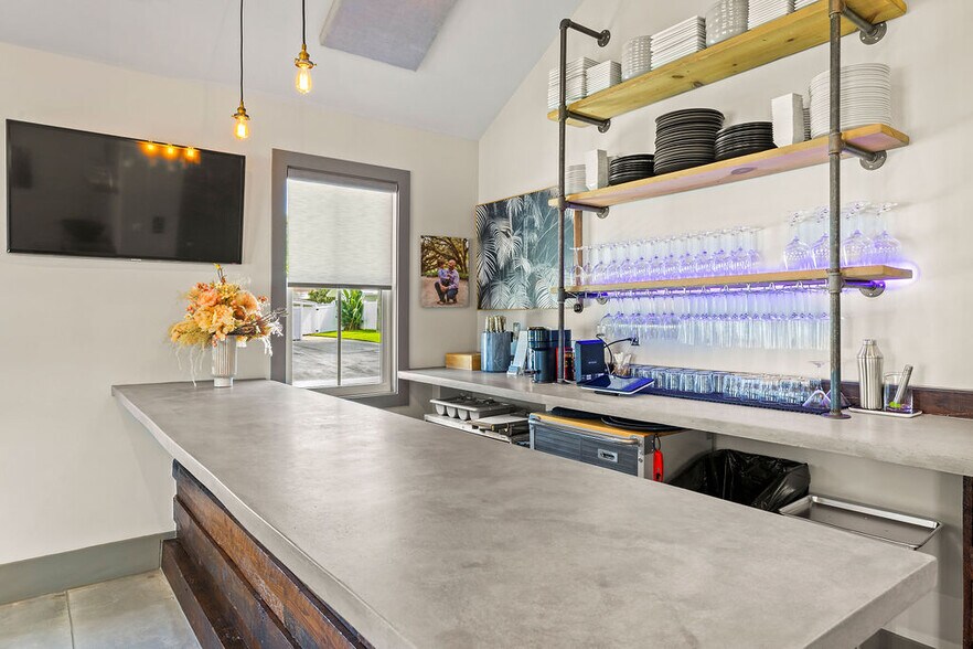 More Photos Of 1766 14th Ave, Vero Beach Restaurant For Sale