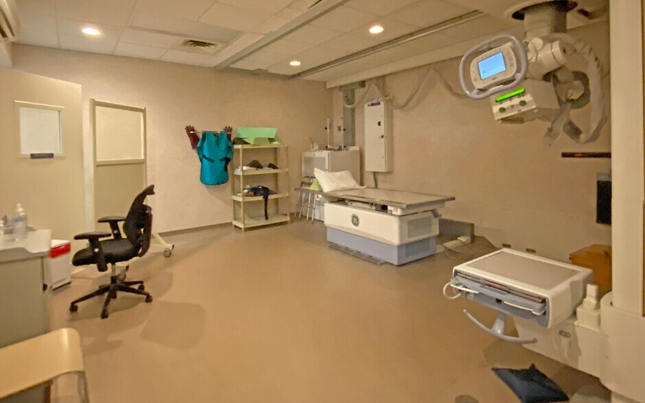 More Photos Of 450 Powers Ave, Harrisburg Medical For Lease