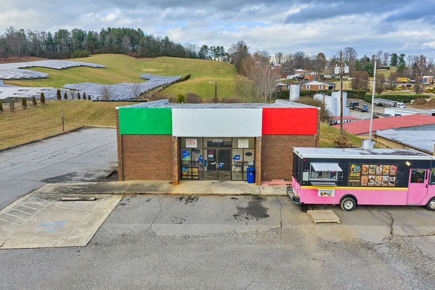 More Photos Of 2935 New Leicester Hwy, Leicester Showroom For Sale