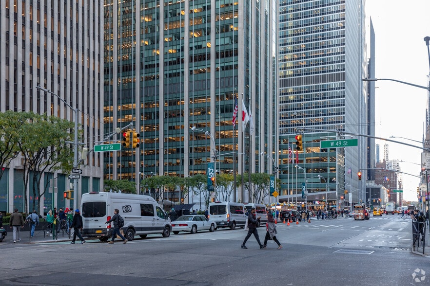 More Photos Of 1251 Avenue of the Americas, New York Office For Lease