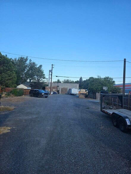 More Photos Of 631 Basin St SW, Ephrata Auto Repair For Sale