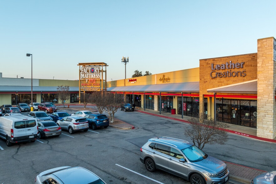 More Photos Of 13945 Research Blvd, Austin Unknown For Lease