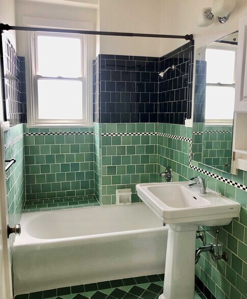 More Photos Of 286 Lenox Ave, Oakland Apartments For Sale