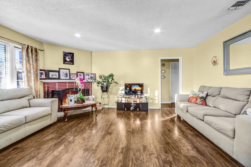 More Photos Of 1380 Glen Ave, Pasadena Apartments For Sale
