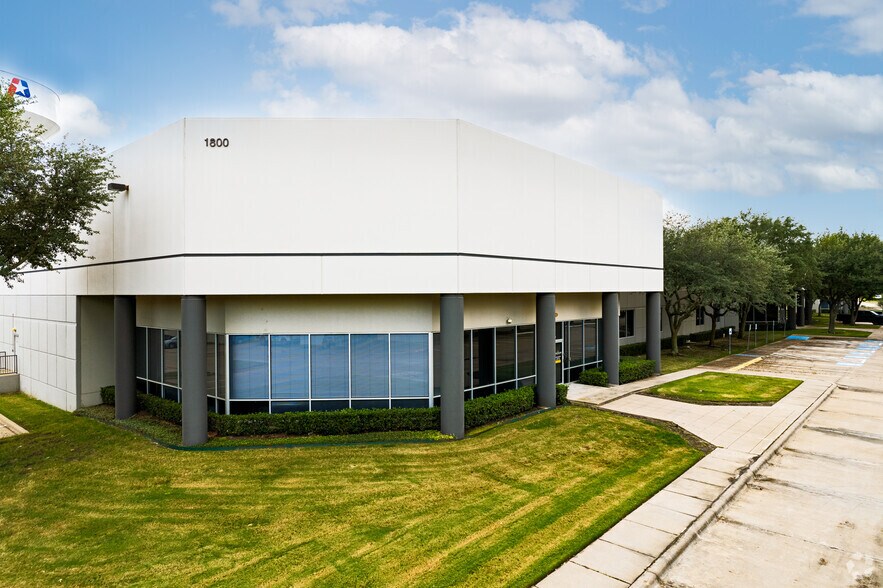 Primary Photo Of 1800 10th St, Plano Warehouse For Lease