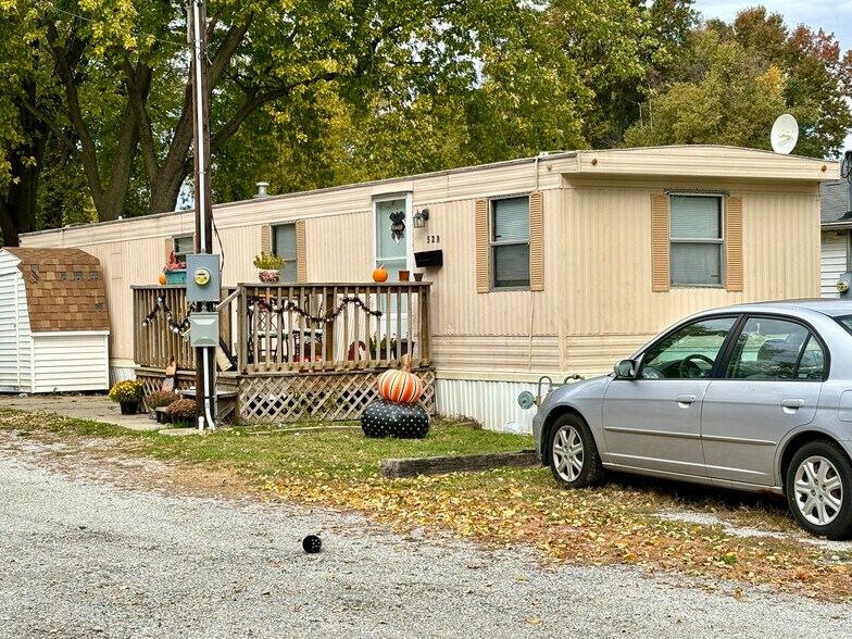 More Photos Of 521 S Emmett St, Virden Manufactured Housing Mobile Home Park For Sale