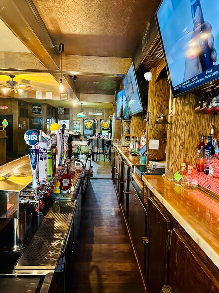 More Photos Of 1761 S Main St, Akron Bar For Sale