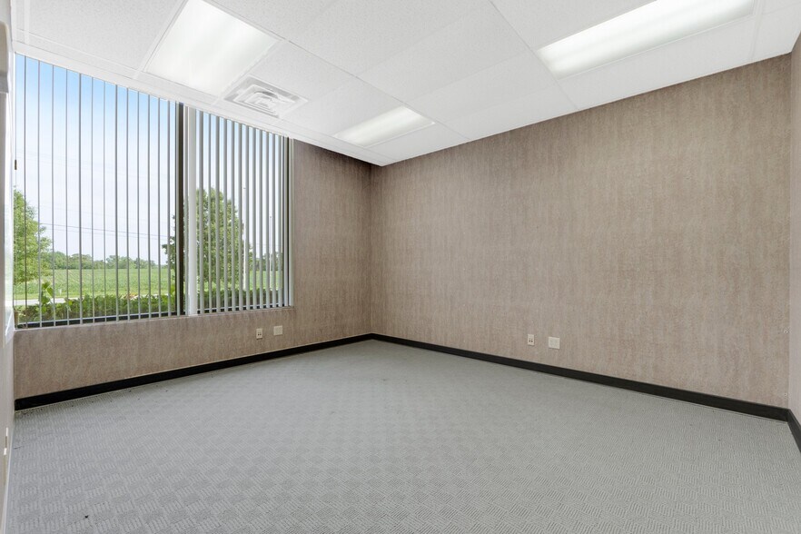 More Photos Of 8645 E Backwater Rd, North Webster Showroom For Lease