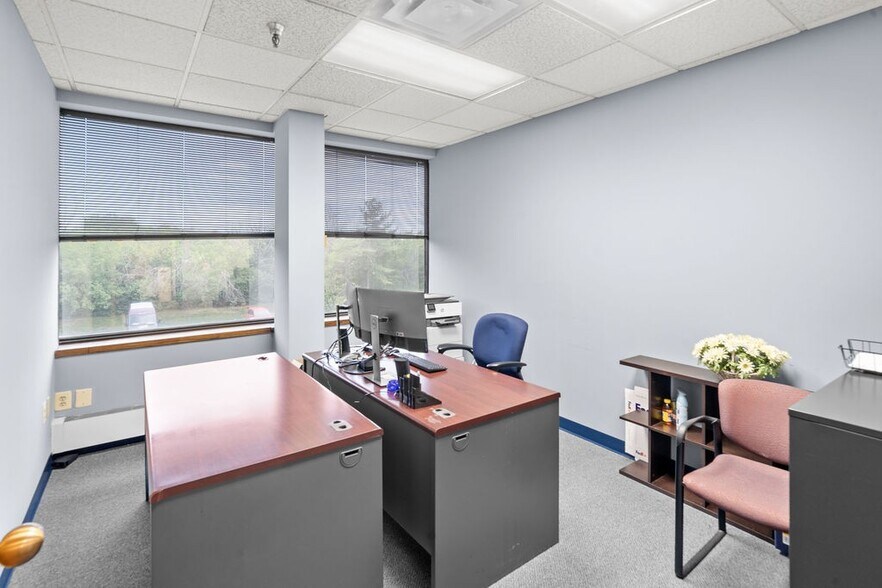 More Photos Of 4640 Forbes Blvd, Lanham Office For Lease