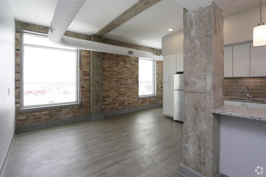 More Photos Of 285 Western Ave, Muskegon Apartments For Lease